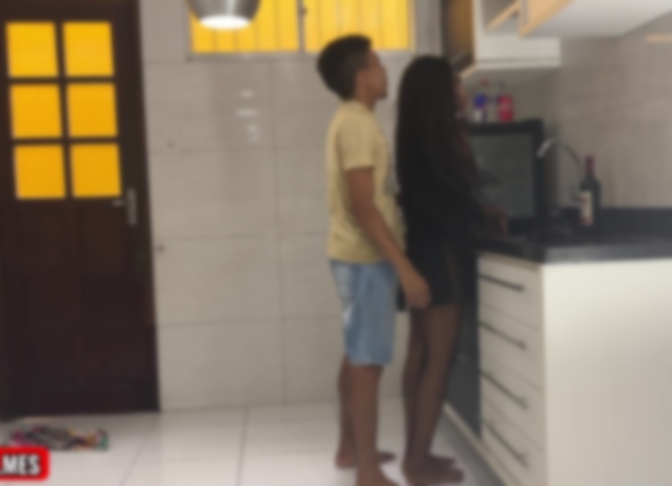 Despercebida Ela Foi Penetrada Na Cozinha