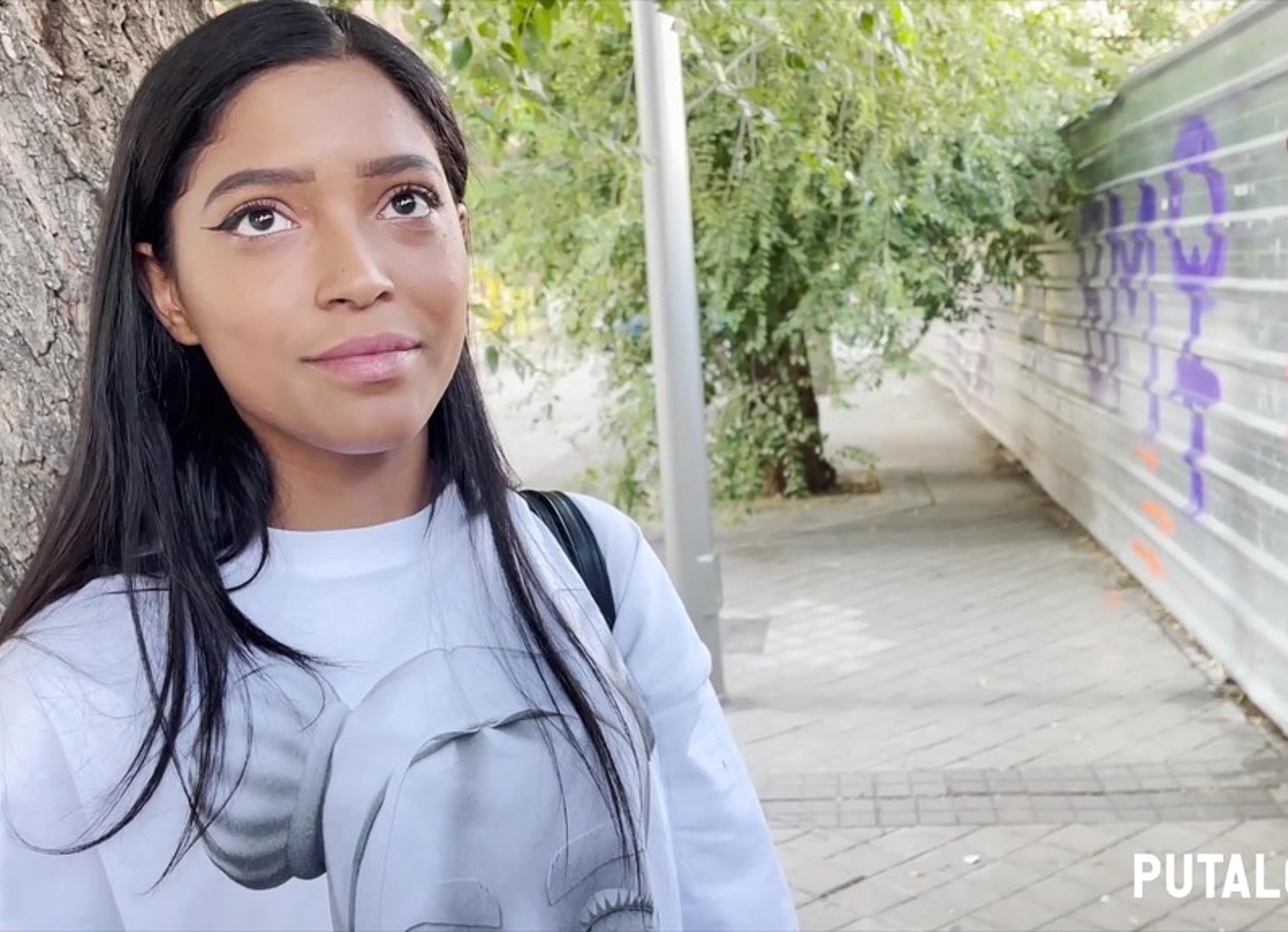 Putalocura -Torbe Pilla A La Skinny Teen Kali Y La Seduce Para Follar Muy Duro