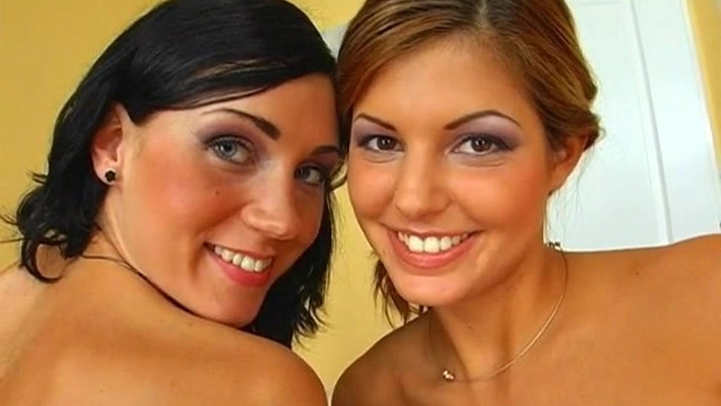 лесбійки лижуть кицьку (Кеті, Лаки) lesbians licking pussy (Katy, Lucky)