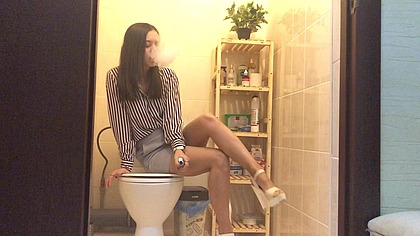 Smoking in toilet fetish