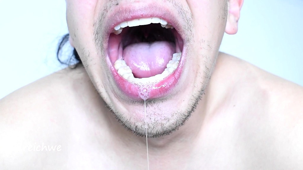 uvula con saliva (Dreichwe) uvula con saliva (Dreichwe)