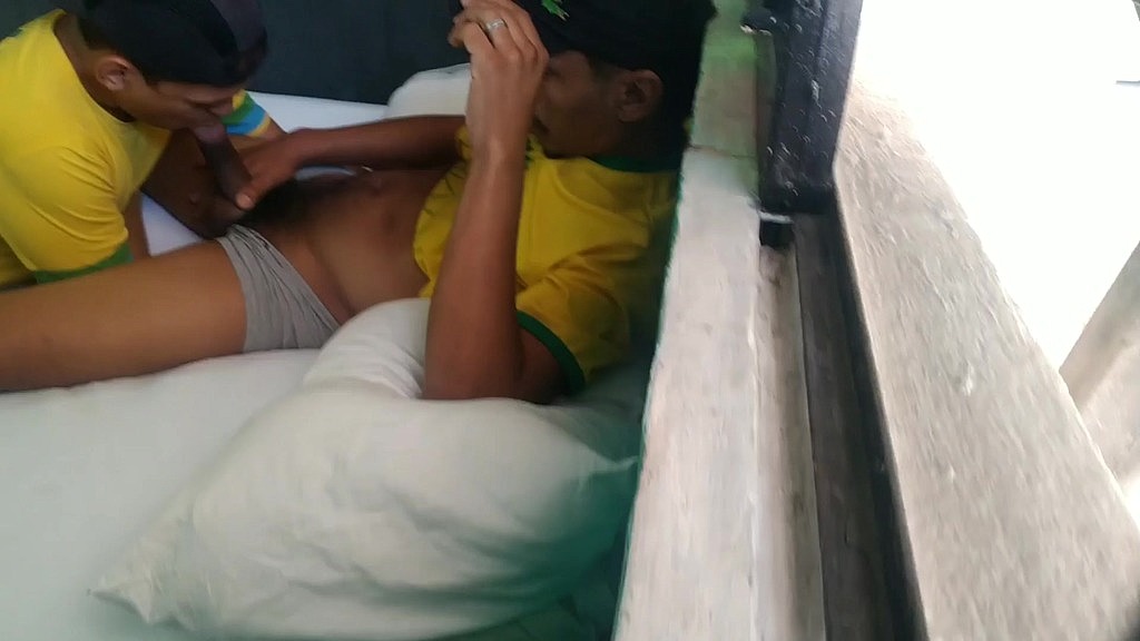 sexo na favela depois do jogo do brasil (Caio Vilar, Romulo Nickoo, Ranomope) sexo na favela depois do jogo do brasil (Caio Vilar, Romulo Nickoo, Ranomope)