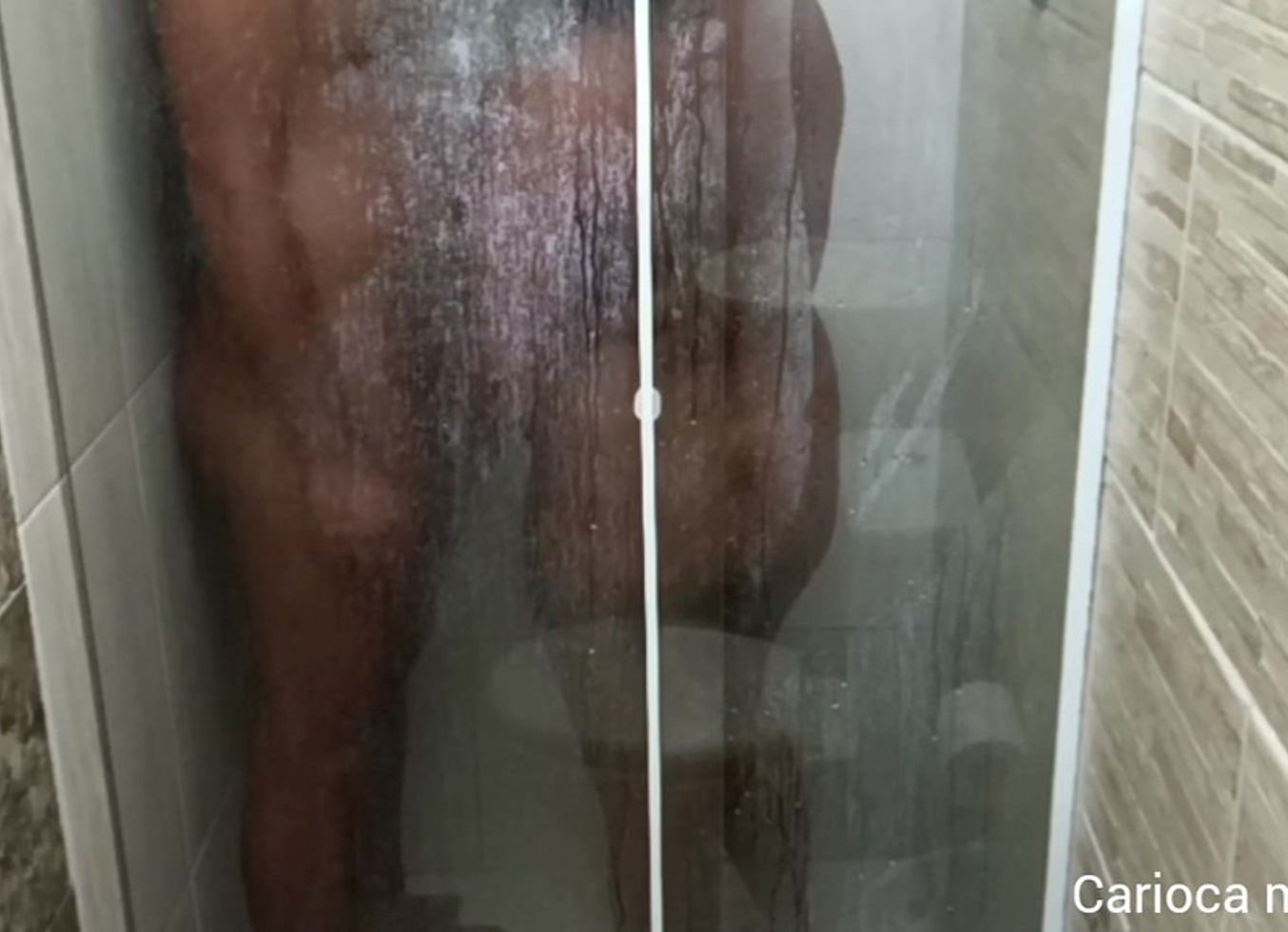 Tomando Banho Com Vizinha Gostosa
