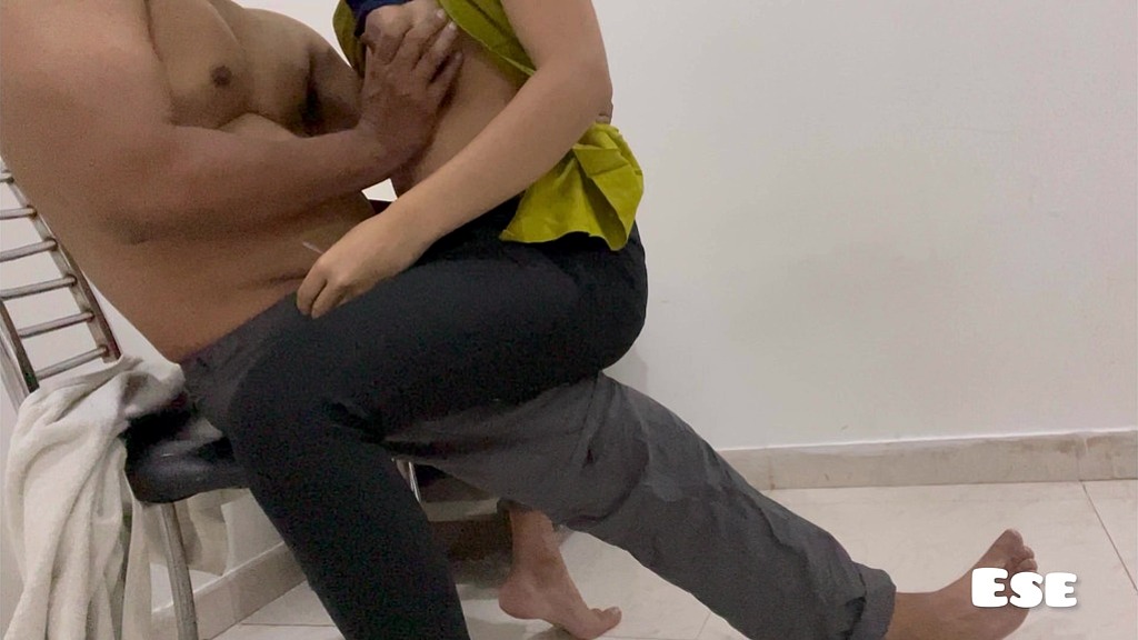 saali ne jija ko dekh liya bina towel ke.. aur phir hui chudai (Your_Alisha, Sammy sins) saali ne jija ko dekh liya bina towel ke.. aur phir hui chudai (Your_Alisha, Sammy sins)