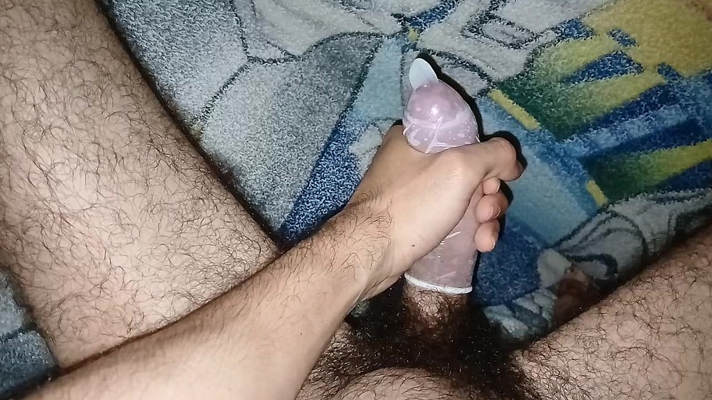 jerking off with a condom and cumming inside it (Mawaquelium) jerking off with a condom and cumming inside it (Mawaquelium)