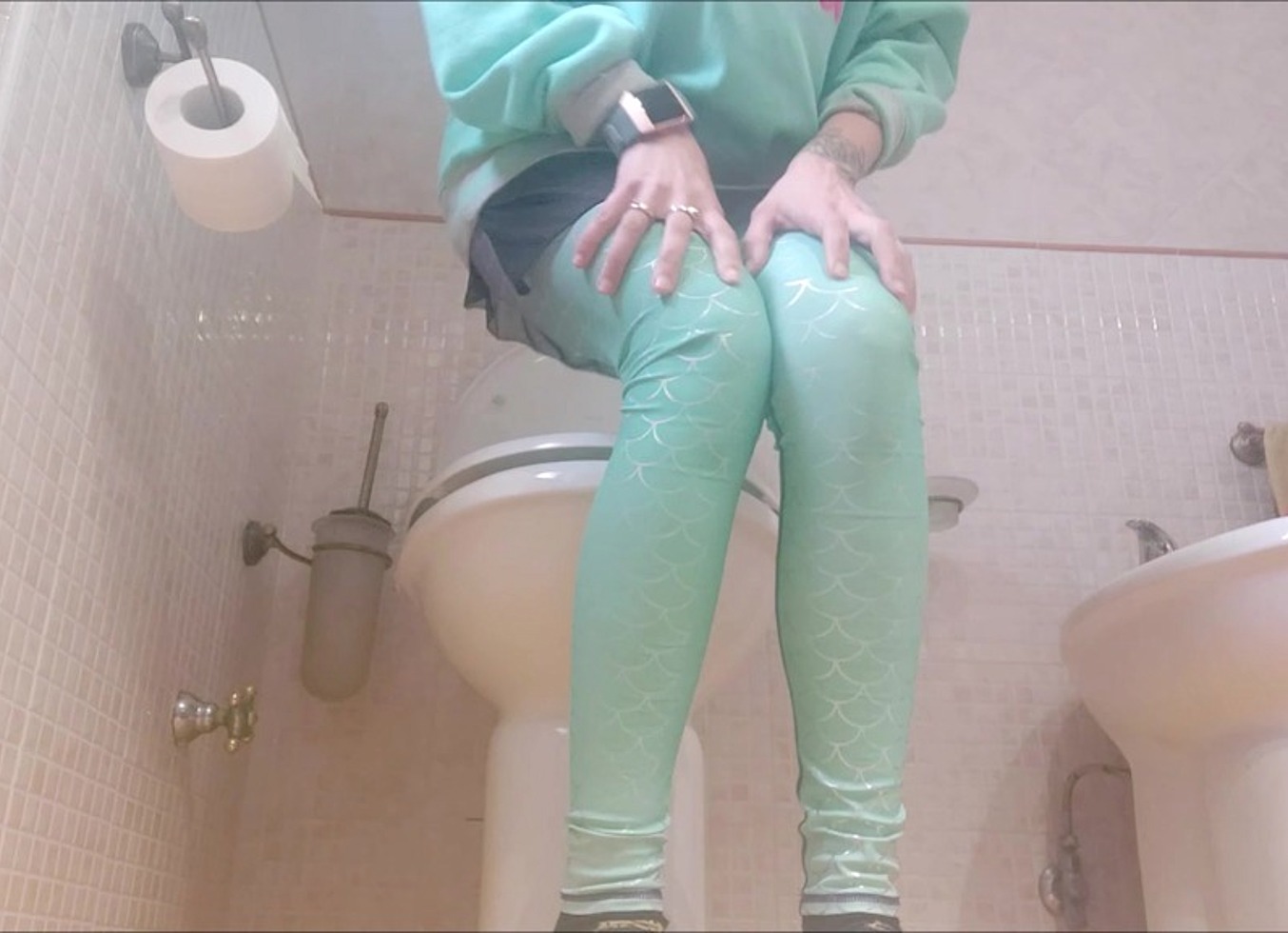 Chantalchannel Very Hot Peeing-MILF