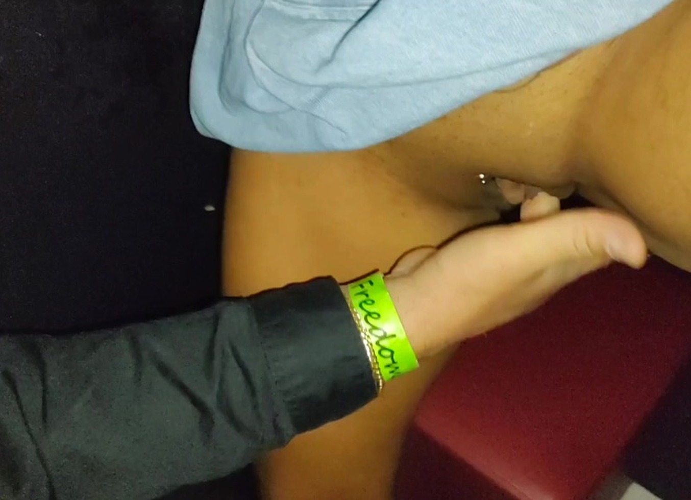 Chupei A Rola Dos Desconhecidos No Gloryhole Da Casa De Swing!