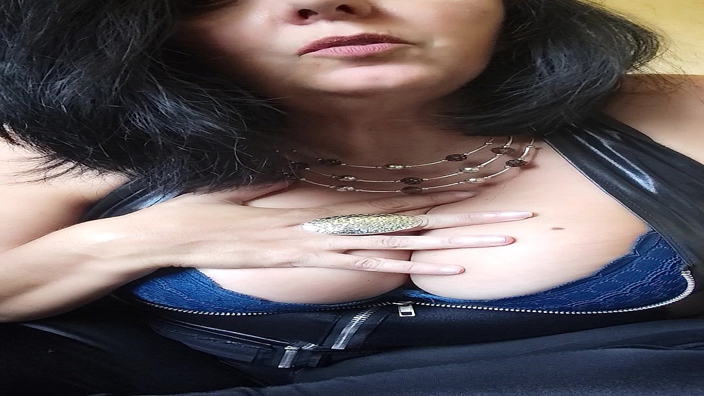 cette secretaire la est plus dure plus cerebrale... dans la 2e partie (Maitresse-g) cette secretaire la est plus dure plus cerebrale... dans la 2e partie (Maitresse-g)