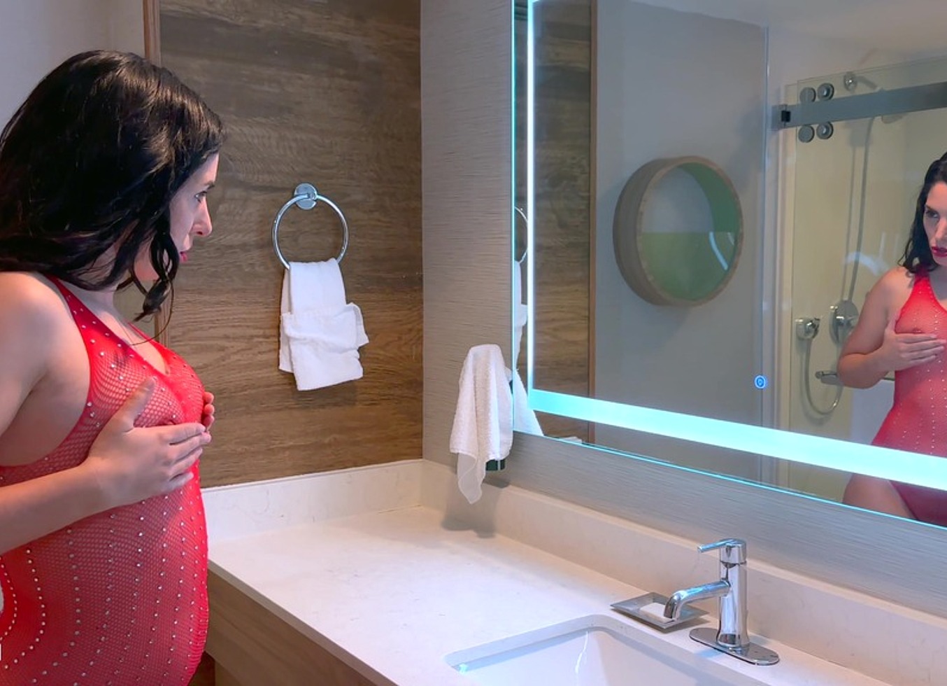 Linda Del Sol Recibe Una Follada Anal Con Un Creampie Enorme