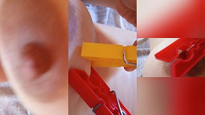 GretaLa - si pizzica il capezzolo