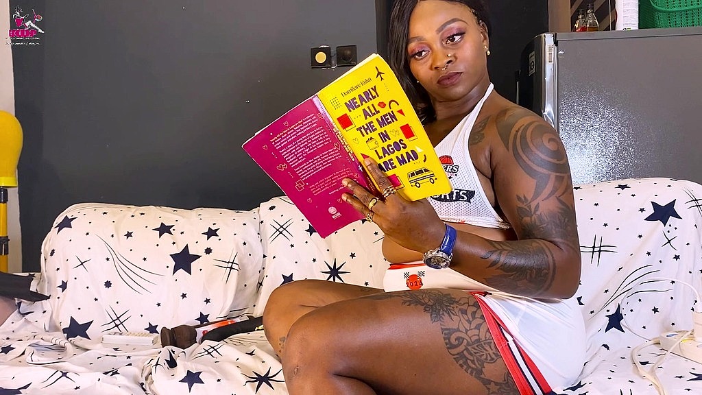 i read a book lol (Uglygalz1) i read a book lol (Uglygalz1)