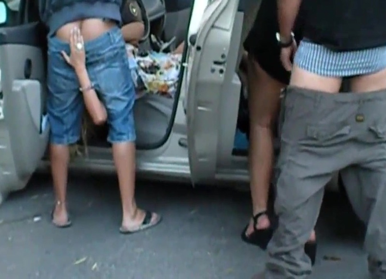 A Crazy Night with a Couple and My Husband's Cuckold Friend - Una Noche Loca Con Una Pareja y El Amigo Del Cornudo De Mi Marido