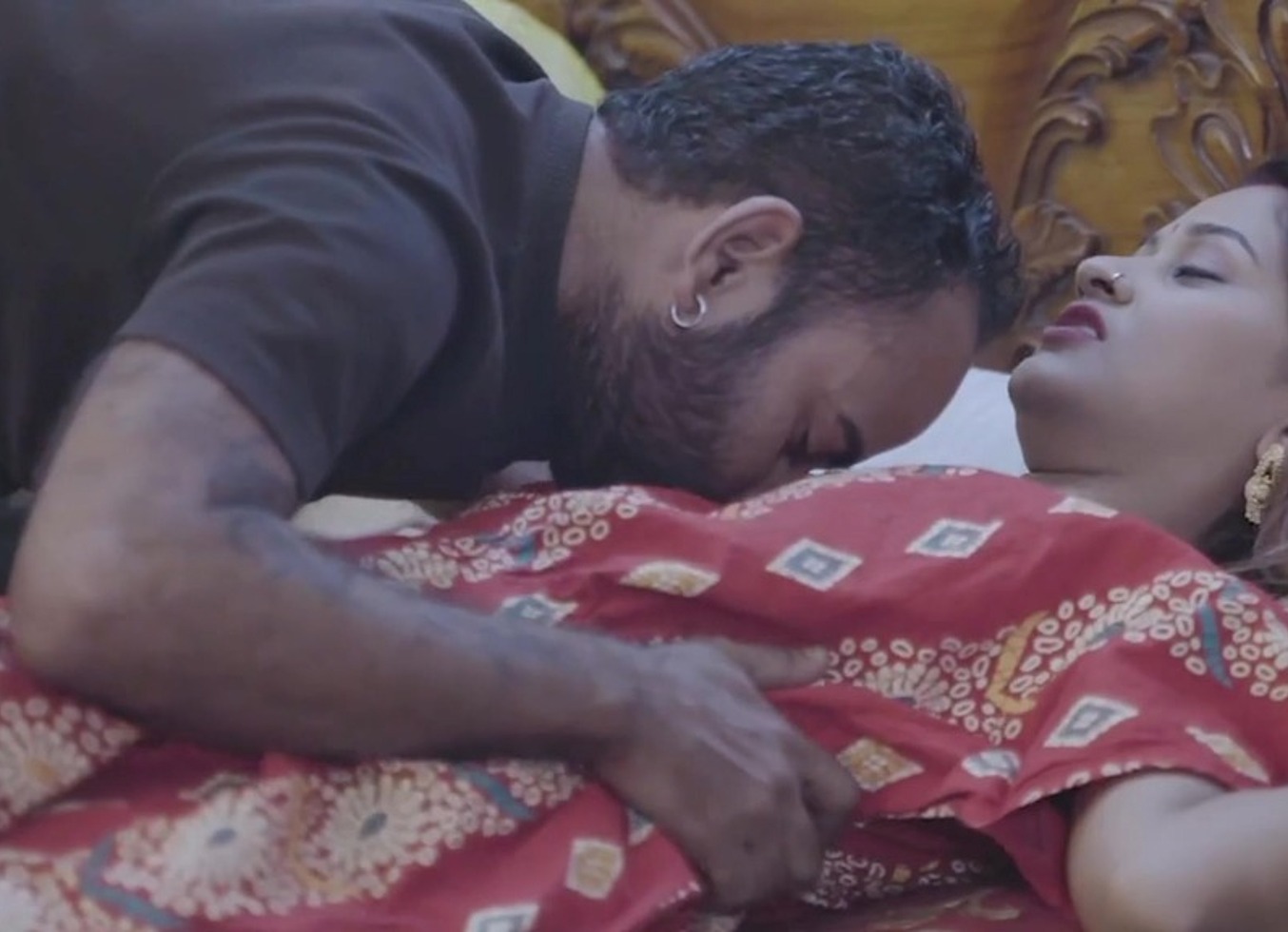 Hot Beautiful Indian Sex Video Of Sexy Wife Seducing House Owner