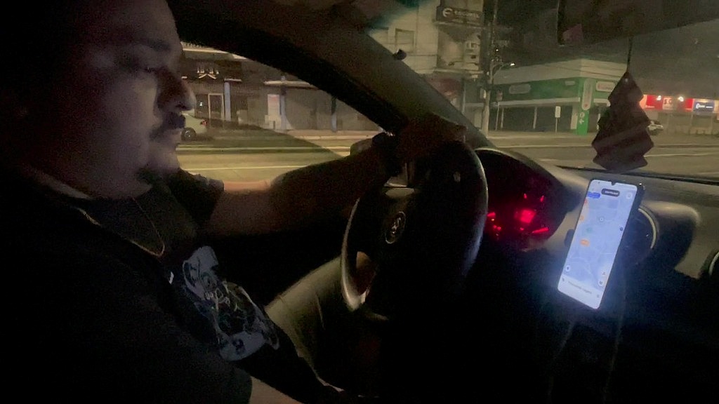fiz uma corrida de uber pra uma casa de swing e fui convida a entrar (Joy Cardozo, Dinnigata, O Piolhento, Tais hotwife, Black Militar) fiz uma corrida de uber pra uma casa de swing e fui convida a entrar (Joy Cardozo, Dinnigata, O Piolhento, Tais hotwife, Black Militar)