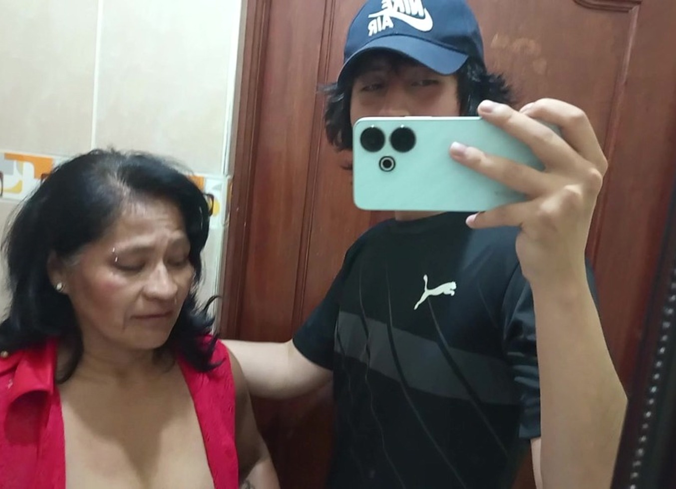 Con Mi Suegra Antes Que Su Esposo Llegue A Su Casa