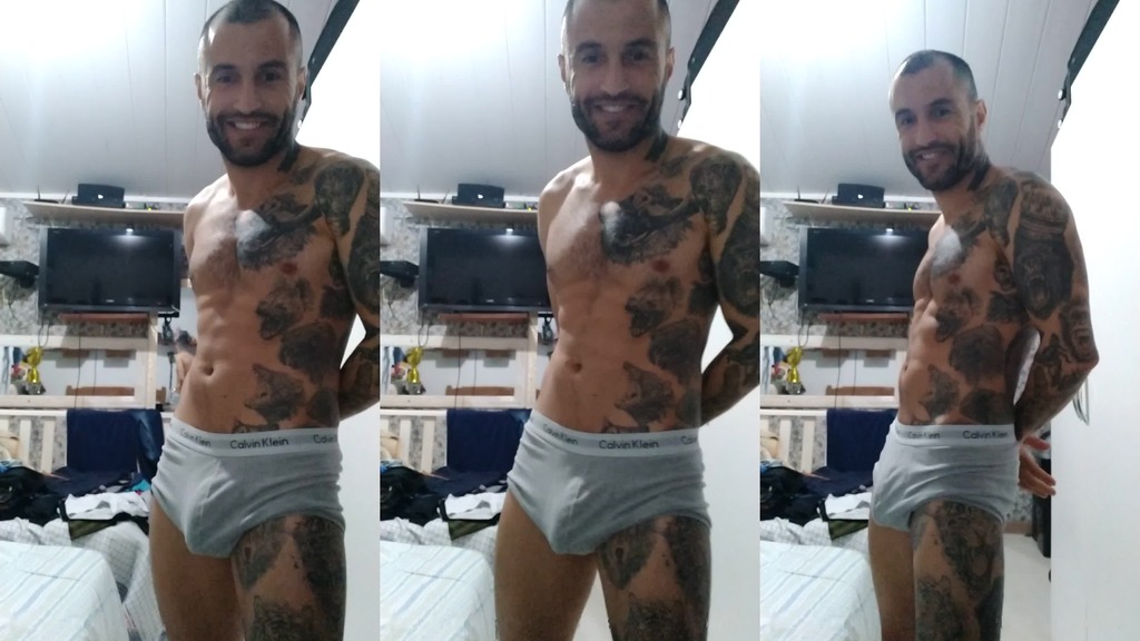 olha so o tamanho da minha barriga. ?? a 40ena me engordou muito ..kkkk