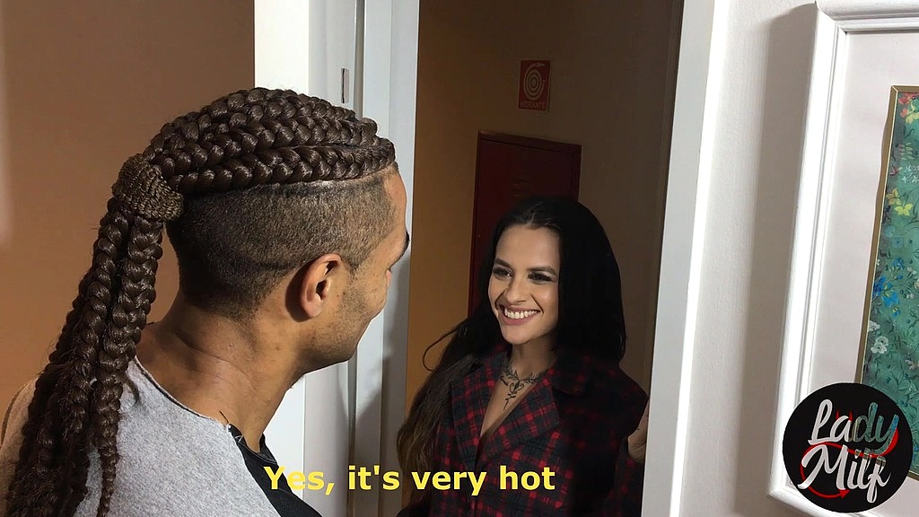 the hot guy had a problem with the shower so i went to help (Lady Milf, Sensacao Na Pele) the hot guy had a problem with the shower so i went to help (Lady Milf, Sensacao Na Pele)