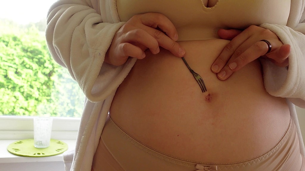 belly button fetish: poke in the navel, fork and stomach, hitting tummy (Arya Grander) belly button fetish: poke in the navel, fork and stomach, hitting tummy (Arya Grander)