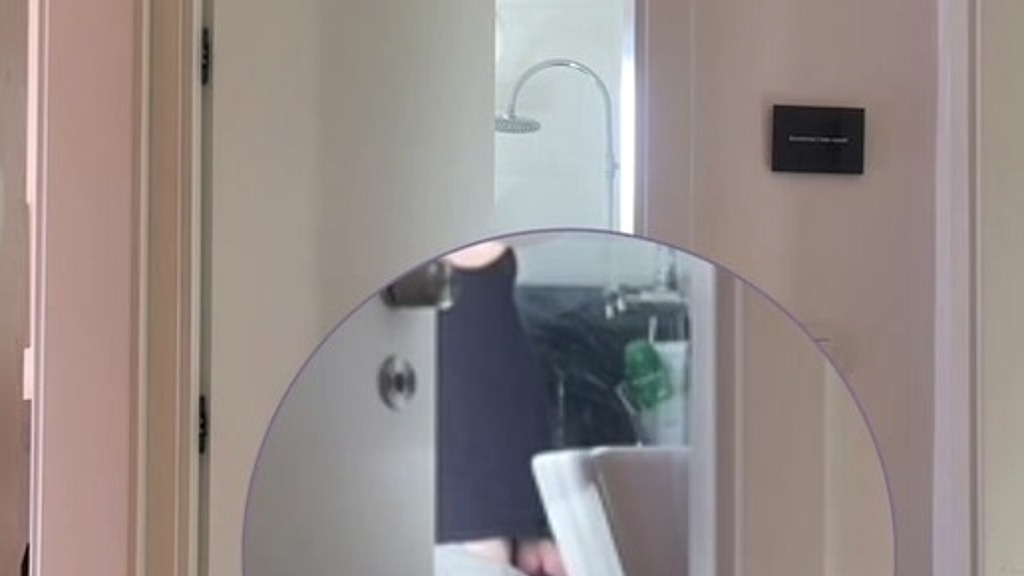 flatmate caught pissing on spycam (Biflatmate) flatmate caught pissing on spycam (Biflatmate)