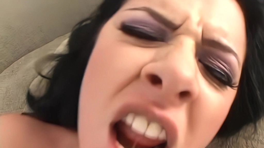 Taryn Thomas loves dick in her ass