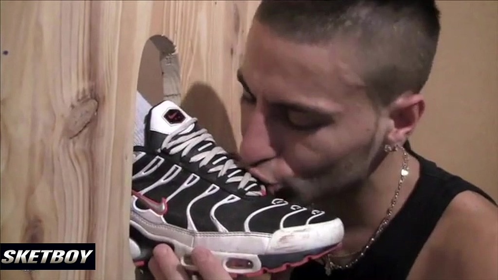 sketboy - sneakers in a sex club (Enzo, Julian, Leo H) sketboy - sneakers in a sex club (Enzo, Julian, Leo H)