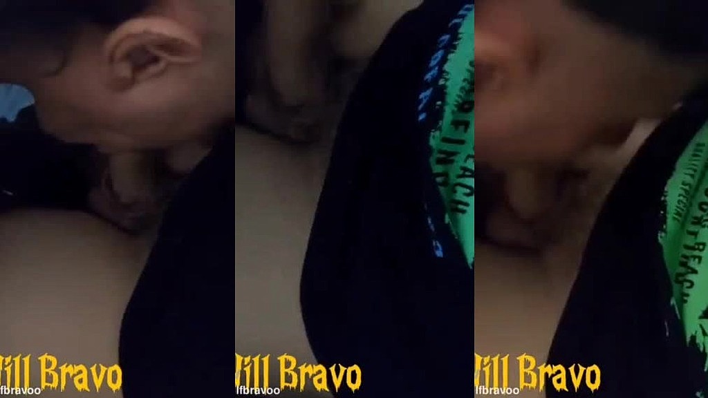 peguei o novinho no flagra batendo punheta no estoque e ele me botou pra mamar escondido (Donatto Xl, Will Bravo) peguei o novinho no flagra batendo punheta no estoque e ele me botou pra mamar escondido (Donatto Xl, Will Bravo)