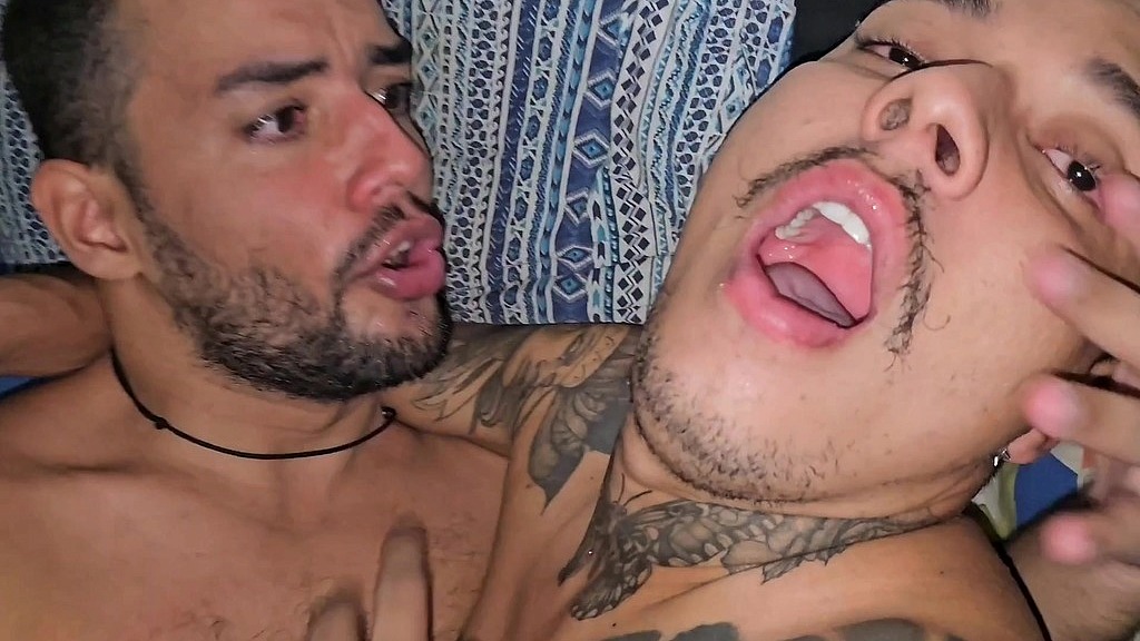 meu namorado chamou o amigo pra me fuder e trepamos com muito tesao na madrugada. (Evilasio Nogueira Lima, Hyuri Maia, Socyal Sem Camisa) meu namorado chamou o amigo pra me fuder e trepamos com muito tesao na madrugada. (Evilasio Nogueira Lima, Hyuri Maia, Socyal Sem Camisa)