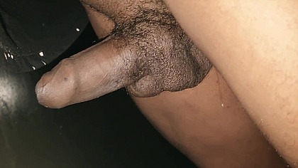 Negao passivo aguentou meu pau grande sem camisinha ate certo momento, quando eu soquei la no fundo leitando o cuzinho dele, ele reagiu.