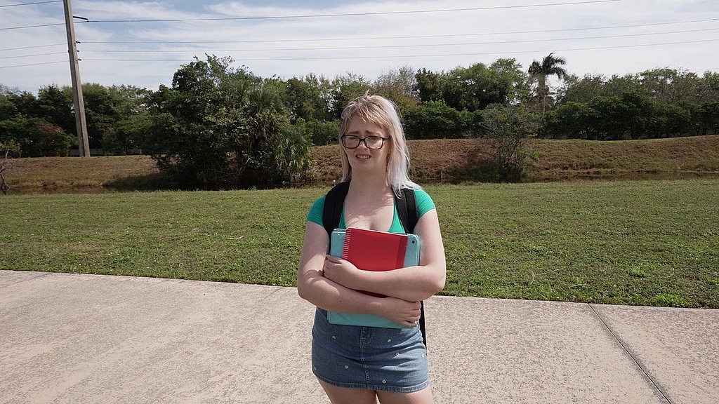 ботан блондинка бере великий член (Raw Dog, Brickzilla, Annie Archer) nerdy blonde takes big dick (Raw Dog, Brickzilla, Annie Archer)