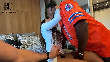 Casal bi liberal hotwife se deliciou com BBC DOTADO / O Corno acabou caindo de boca / PARTE 1