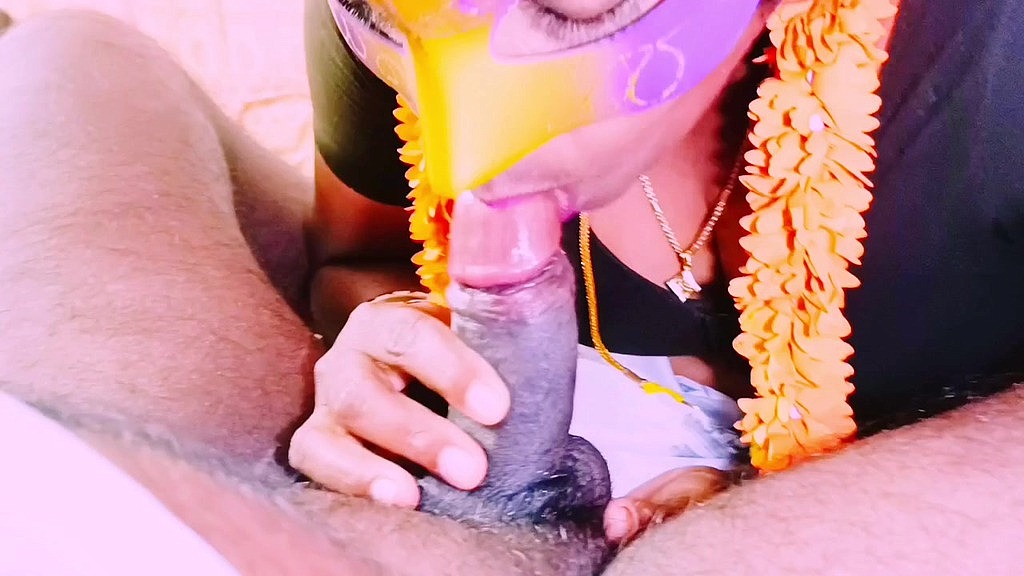 шовкова тітка зраджує мінет. брудні розмови телугу. (Гаряча телугу, гарячий шовк) silk aunty cheating blowjob. telugu dirty talks. (Telugu Hot, Hot Silk)