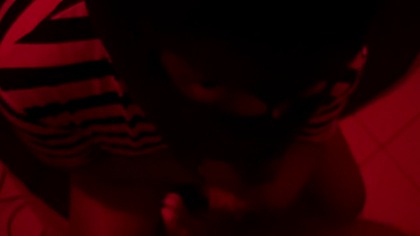 FODENDO O RABO DE UM HOMEM NO CABARE, ELE DEU GOSTOSO E AGUENTOU O GROSSO.