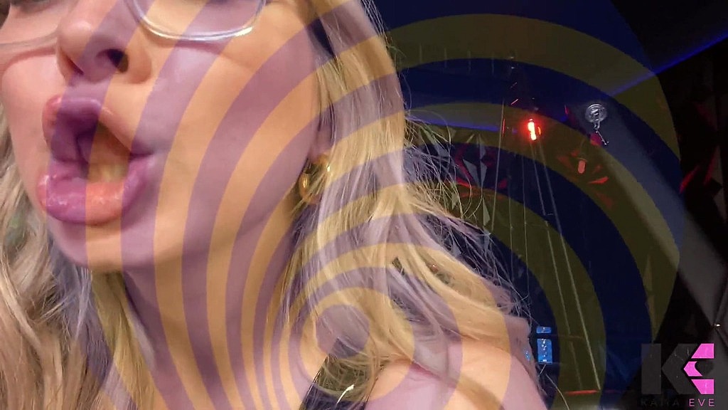 велетенька стискається підкрадається підряд: травлення поглинання (Кайя Єва) giantess shrinks sneaking sub: digestion absorption (Kaiia Eve)