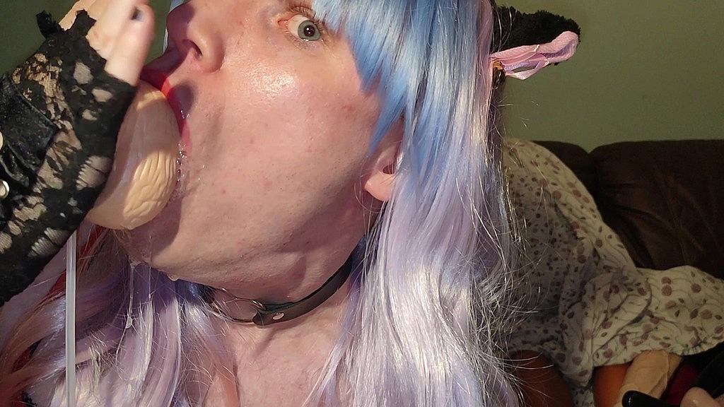 ErikkaLove: навчання глибокої глотки (AnalVids.com) deepthroat training (ErikkaLove)