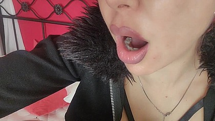 ChantalChannel -rutti sulla tua faccia da coglione. burping on your silly face