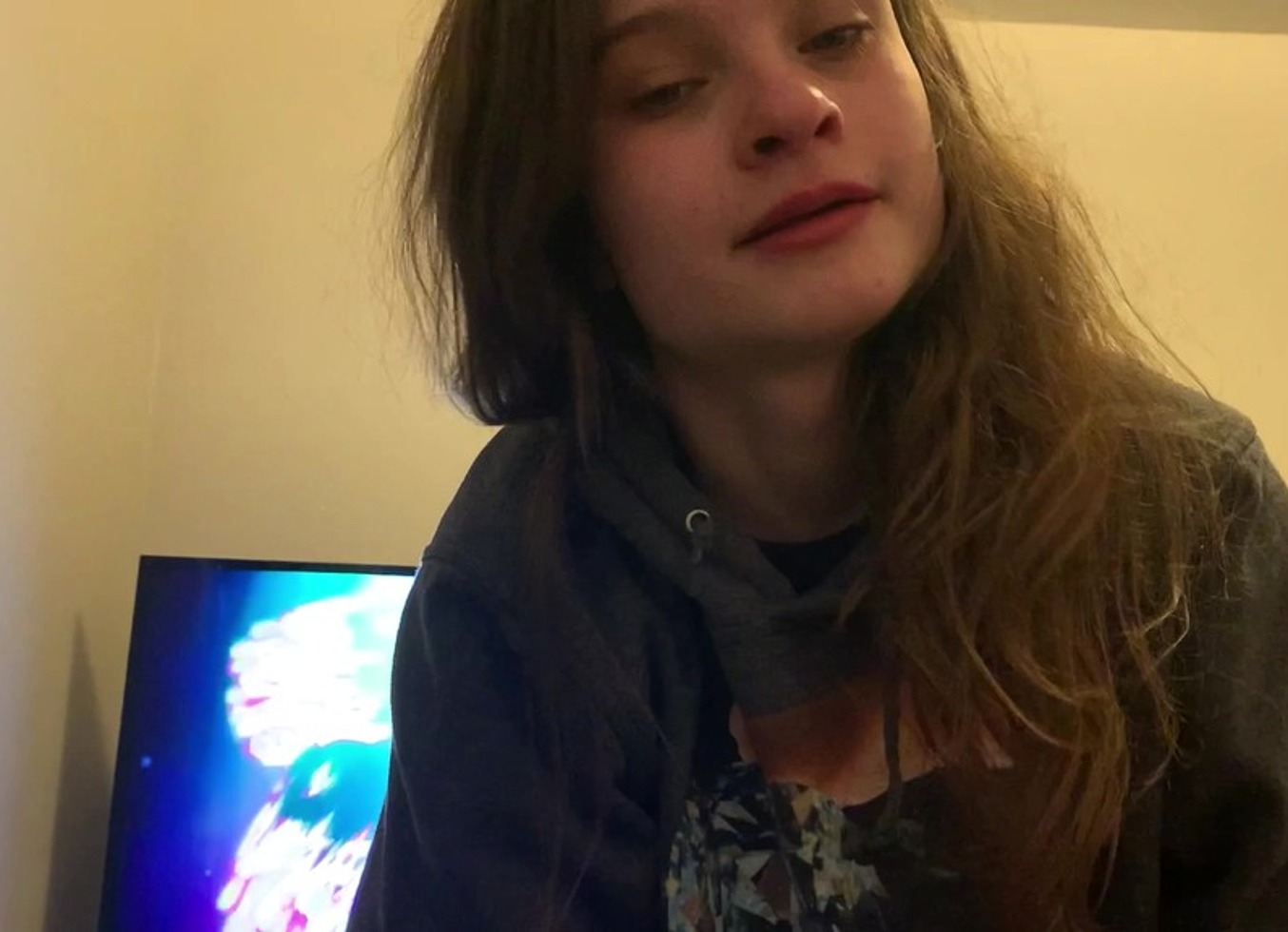 Lesbian Bestfriend Give's Head In Bed