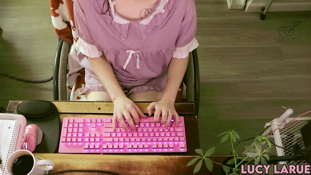 overhead pink keyboard typing fetish asmr (Lucy LaRue) overhead pink keyboard typing fetish asmr (Lucy LaRue)
