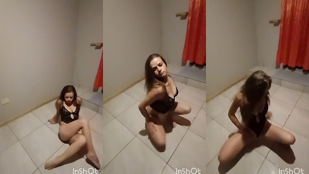 showing my body (Sky) showing my body (Sky)
