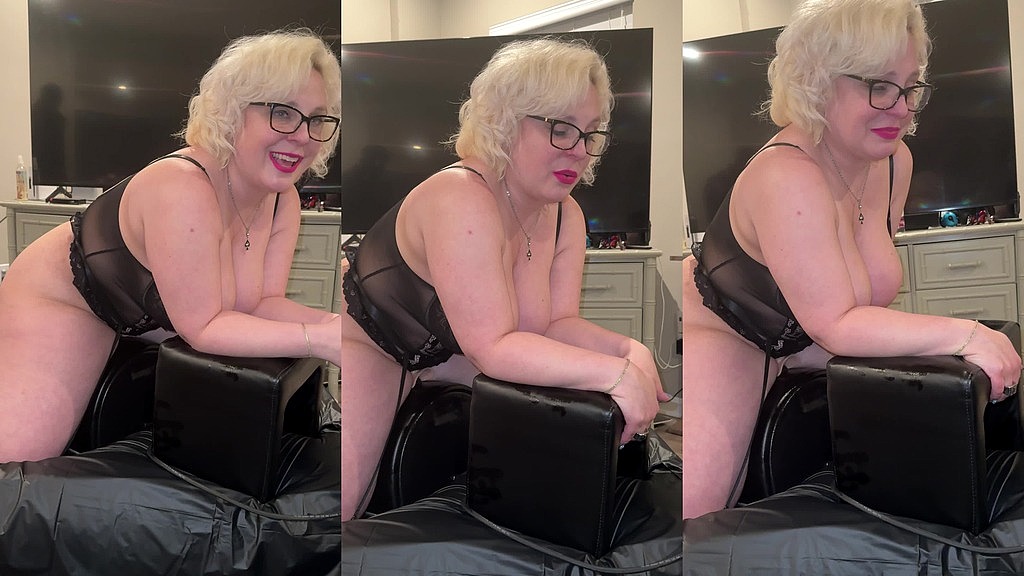 full sybian video (Curvy M Monroe) full sybian video (Curvy M Monroe)
