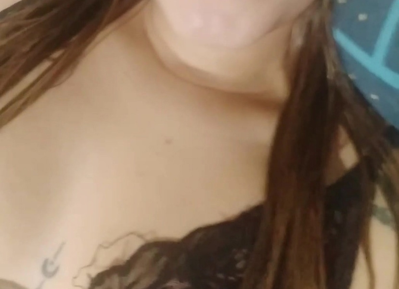 Mostrando Minha Bucetinha