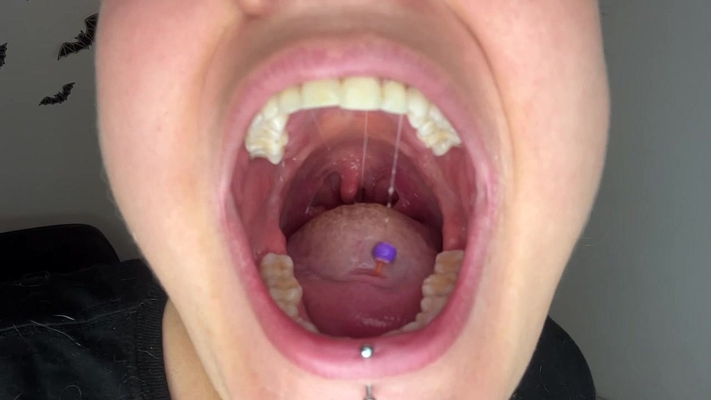 uvula fetishes (Rebeca Addams) uvula fetishes (Rebeca Addams)