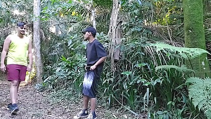 FUDENDO A PUTINHA NO MEIO DO MATO. - PARTE I