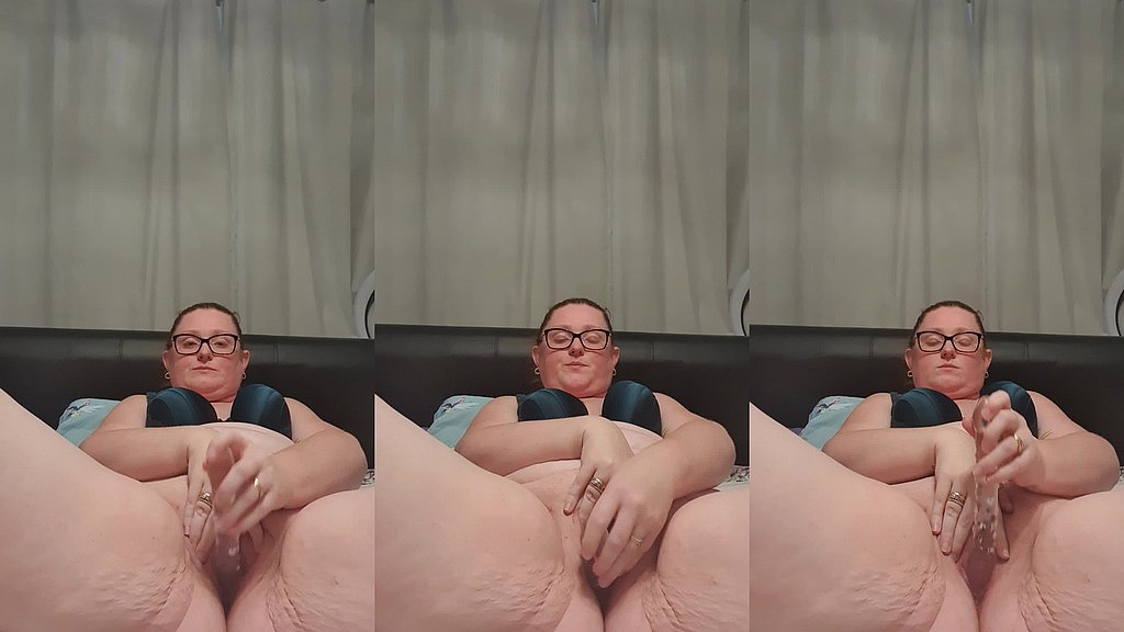 трах зі скляним фалоімітатором (MjayDivine) glass dildo fuck (MjayDivine)