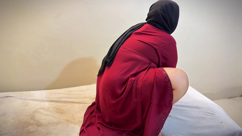 arab chubby pussy & huge ass hijab bbw used sex toy & pussy play almost caught in parents bed room (Hotanippe) arab chubby pussy & huge ass hijab bbw used sex toy & pussy play almost caught in parents bed room (Hotanippe)