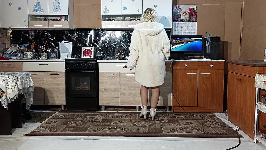 new fur coat - posing on kitchen (Roseredrus) new fur coat - posing on kitchen (Roseredrus)