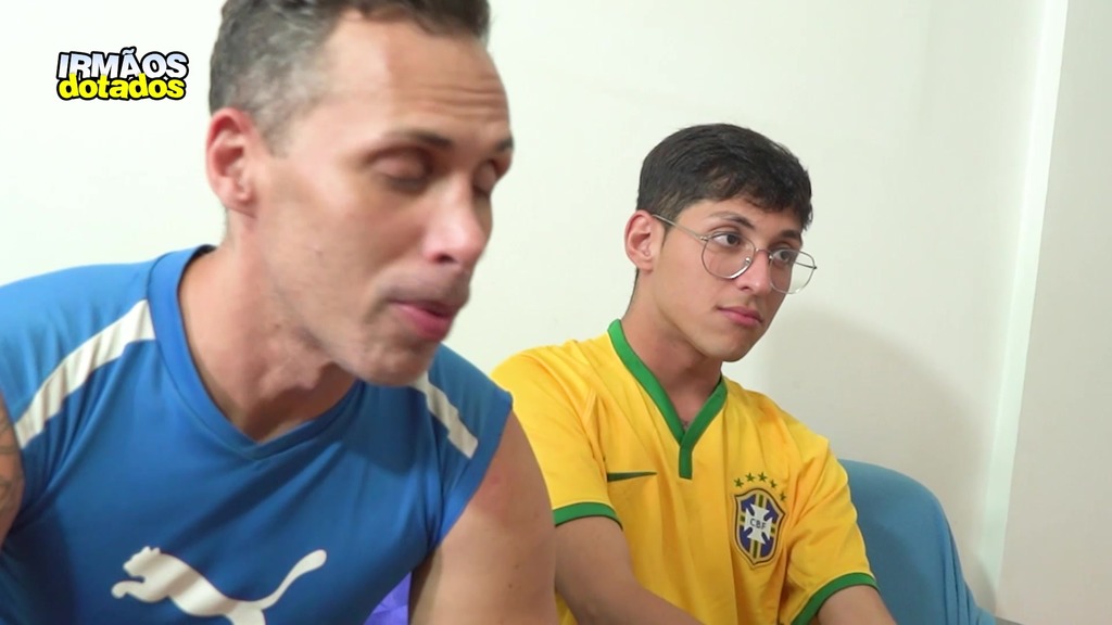 fodeu o rabo do moleque durante o jogo