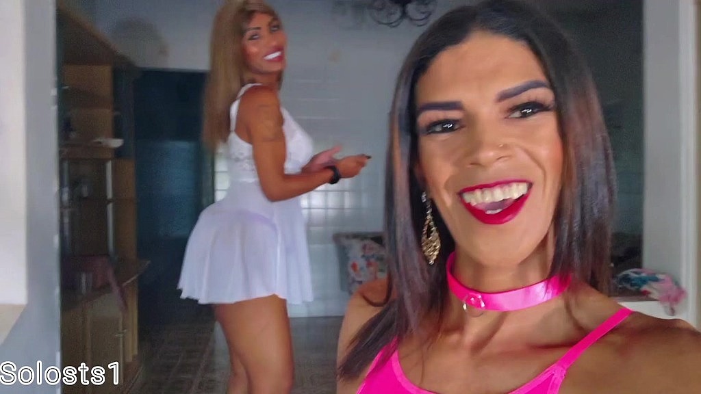 duas trans do pau grande sendo chupada, por um putao gostoso. (Daniela, J Boy, Trans) duas trans do pau grande sendo chupada, por um putao gostoso. (Daniela, J Boy, Trans)