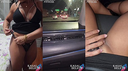 Esposinha safada sem preparando pra ir pra casa de swing e no caminho ja foi se aquando com o motorista pra chegar la com a bucetinha bem molhadinha