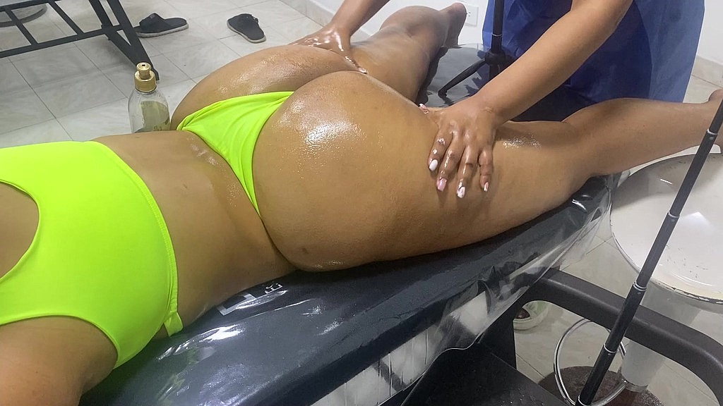 esposa infiel culona disfrutando de un masaje erotico (Katrina4deluxe, Malesabenatiastar) esposa infiel culona disfrutando de un masaje erotico (Katrina4deluxe, Malesabenatiastar)