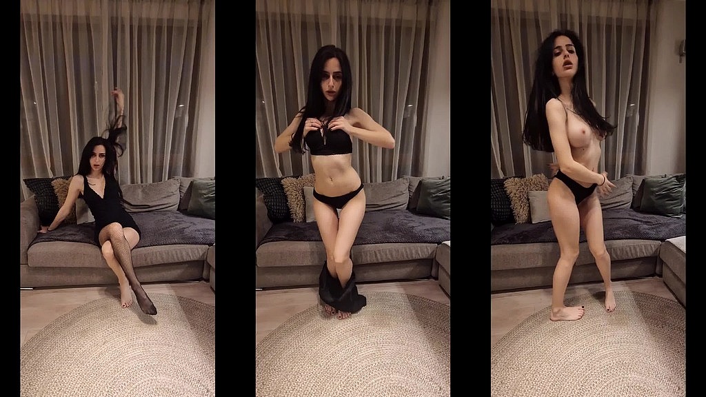 seducing (Exotic_brunettee) seducing (Exotic_brunettee)